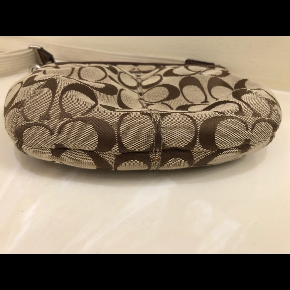 Handbag - Picture 4 of 6